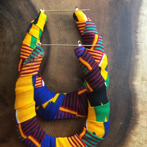 Matching Kente Head Wrap and Earrings - Picture 7 of 8